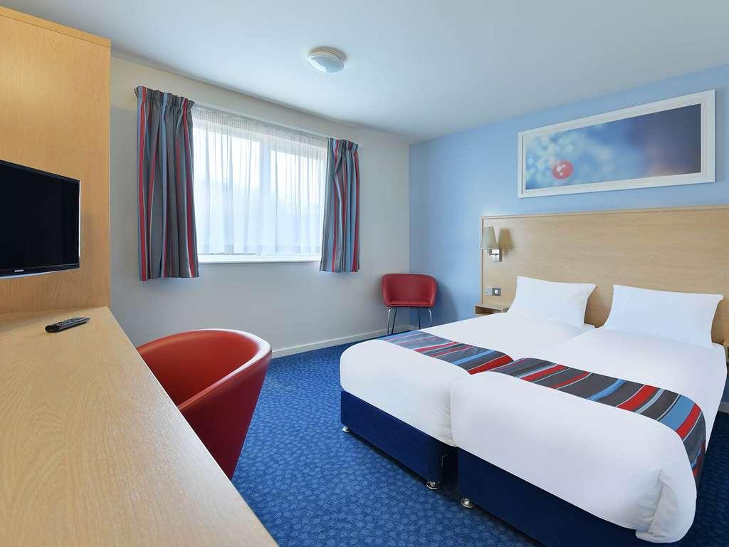 Travelodge Илминстър Стая снимка