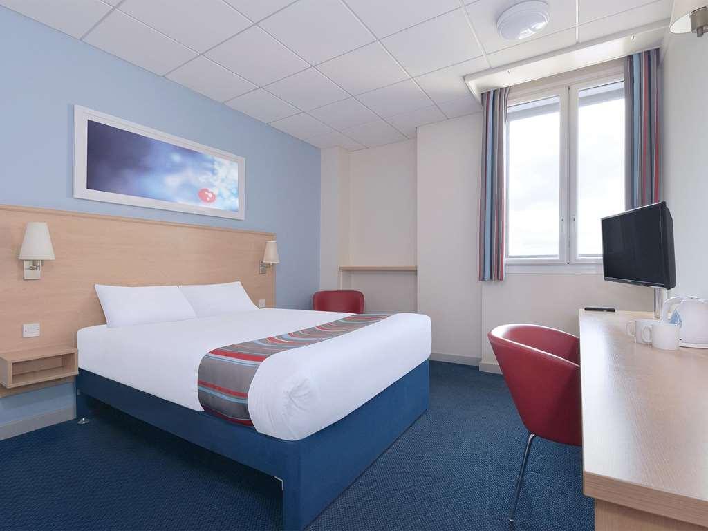 Travelodge Илминстър Стая снимка